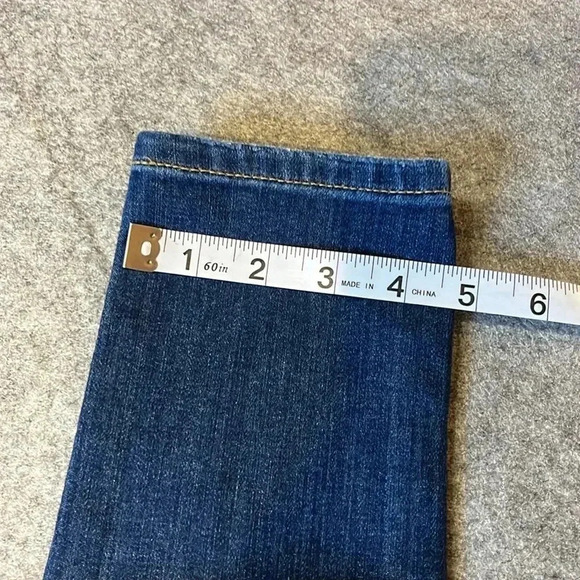 Joe's Jeans, The Icon Mid Rise Skinny. Size 26. - Picture 3 of 13